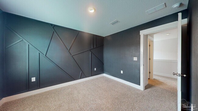 Building Photo - 5865 Danbury Blvd