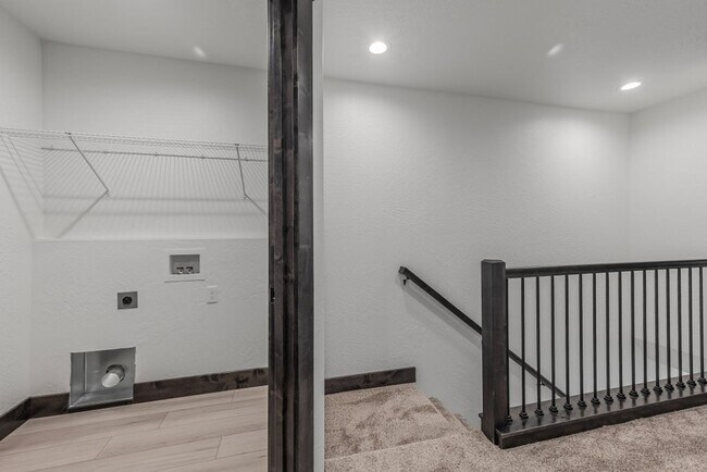 Building Photo - Brand New 3 bed 2.5 townhome