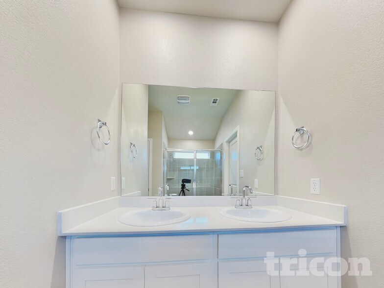 Building Photo - 11803 Copperstone Ave