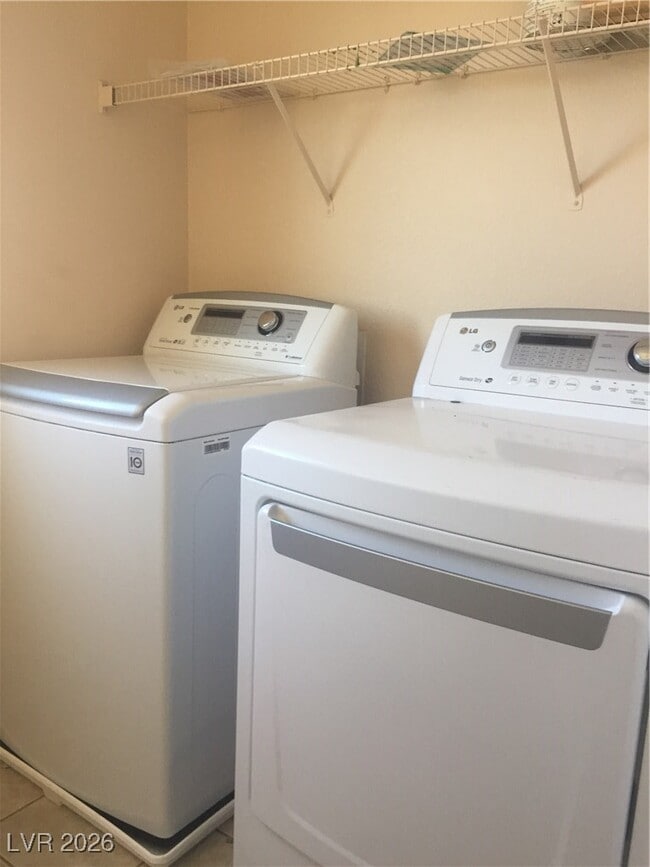 Building Photo - 668 Shadwell St