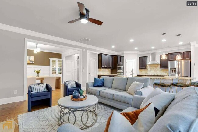 Building Photo - 1094 Mendell Cir NE