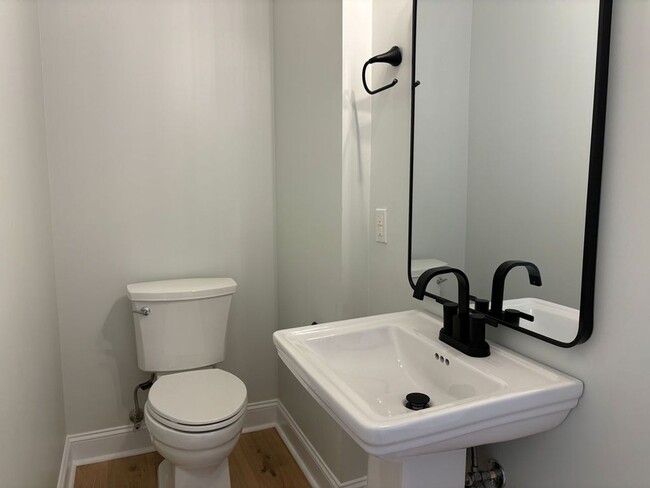 Building Photo - Available 2/1. GORGEOUS 3 BR/2.5 BA Home in Marais in Seaside Farms!