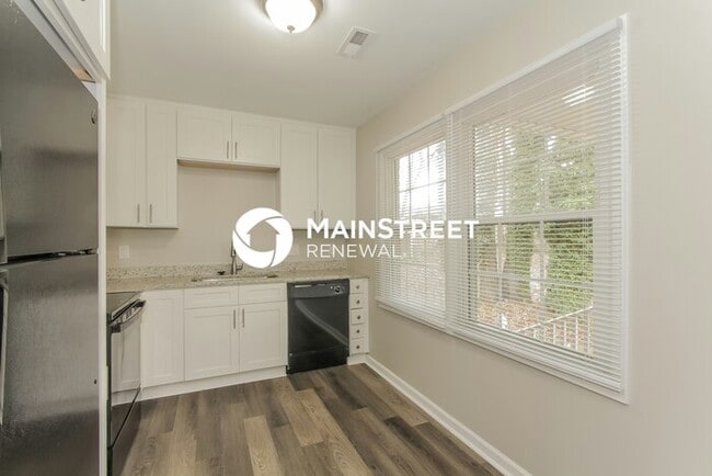 Building Photo - 2 Bedroom Pet-Friendly Home in CHARLOTTE, ...