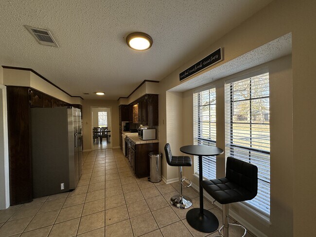 Building Photo - 24 Heatherwood Dr