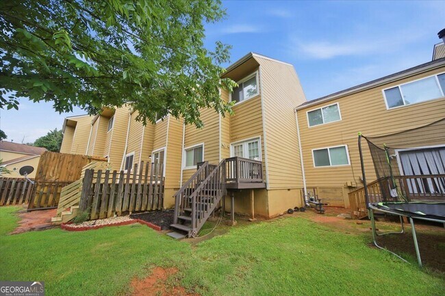 Building Photo - 220 Yuba Walk