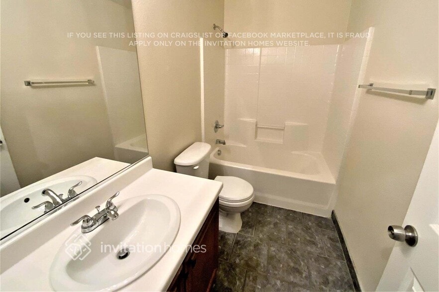 Building Photo - 7423 Scottish Castle Ave