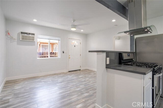 Building Photo - 3106 W Victory Blvd