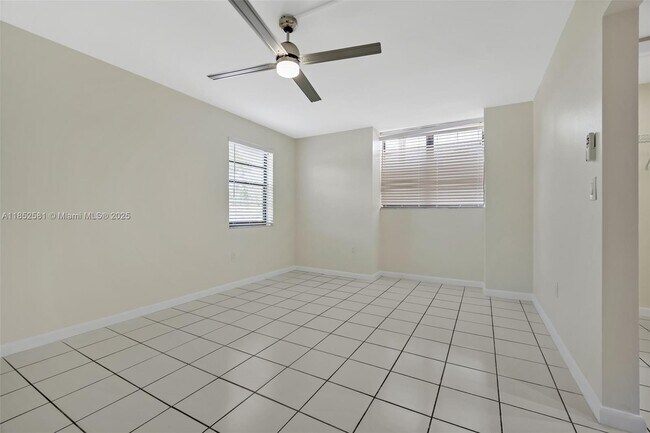 Building Photo - 10525 SW 112th Ave