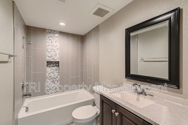 Building Photo - 645 W 171st Pl