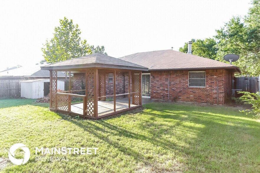 Building Photo - 8817 NW 82nd St