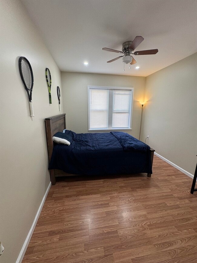 Building Photo - 523 Grand Ave