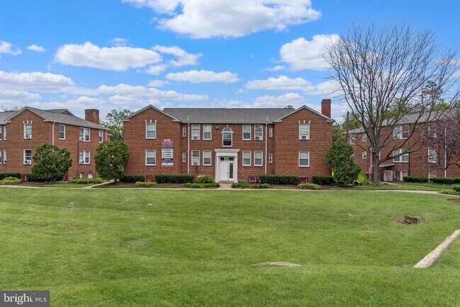 Building Photo - 7607 Eastern Ave NW