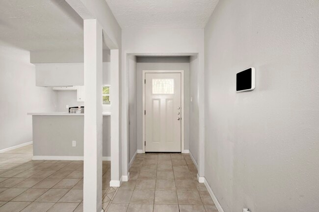 Building Photo - 25822 Glen Loch Dr