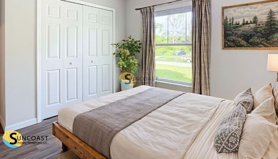 Building Photo - 10484 Pendleton Ave