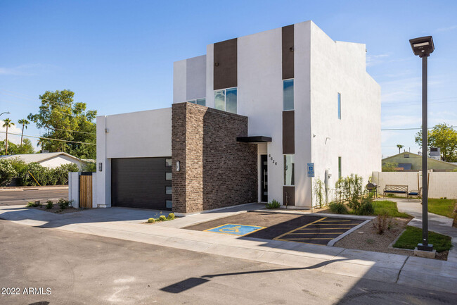 Building Photo - 6610 N 16th St