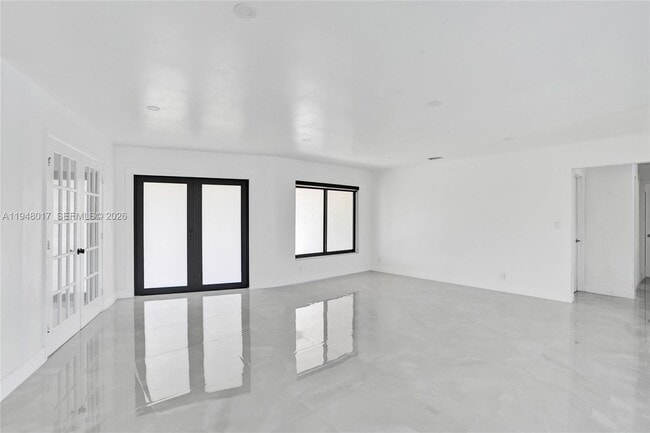 Building Photo - 16653 Golfview Dr