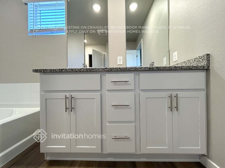 Building Photo - 7322 Green River Ave