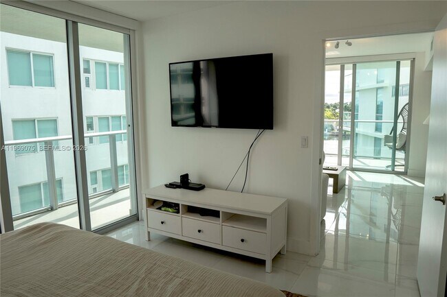 Building Photo - 6620 Indian Creek Dr