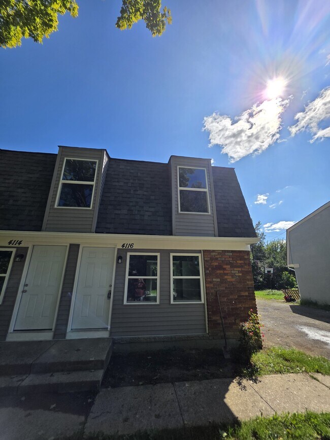 Building Photo - 4114-4116 Larry Pl