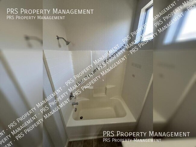 Building Photo - 3651 E Sundance Ave