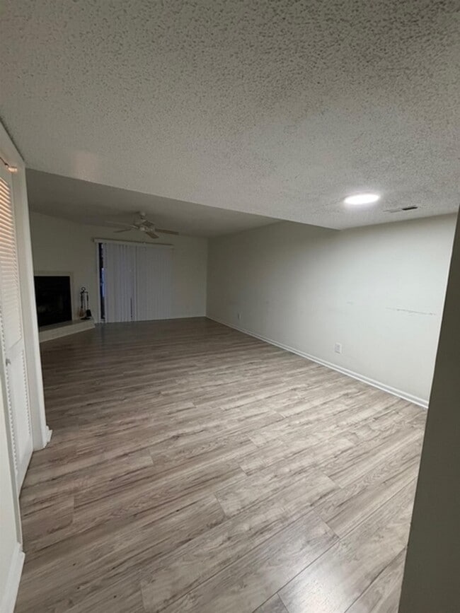 Building Photo - 6703 Jefferson Pl