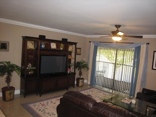 smart tv in wallunit - 225 Deer Creek Blvd