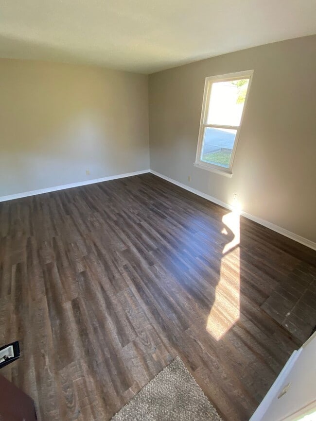 Building Photo - Ask about our move in special