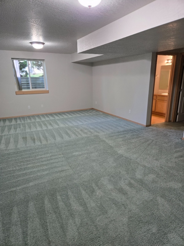 Building Photo - 404 S Chinook Cir