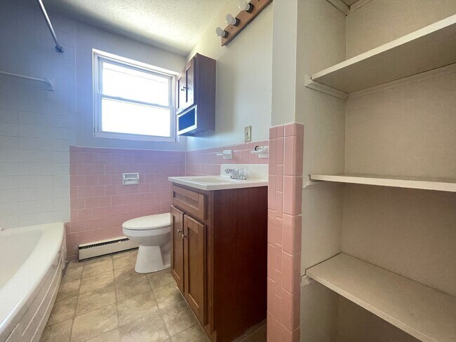 Building Photo - 173 Loudon Rd