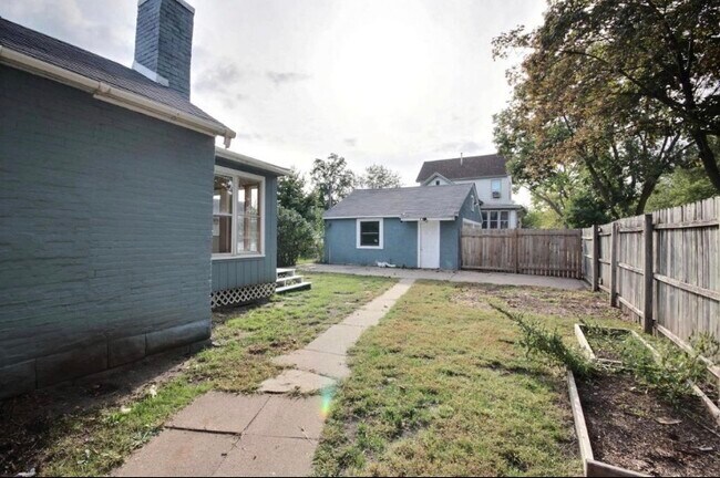 Building Photo - 1502 S. 10th St.