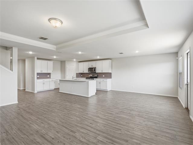 Building Photo - 933 Dressage Dr