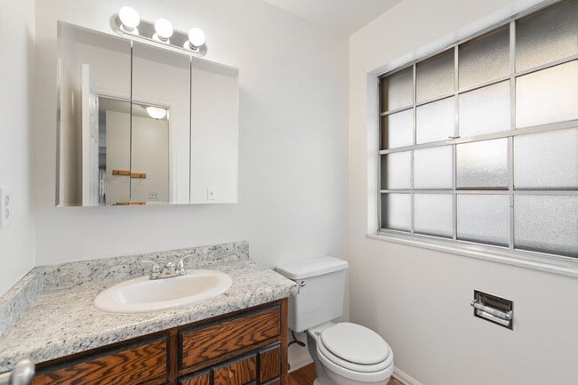 Building Photo - 1145 Willow Bend Cir