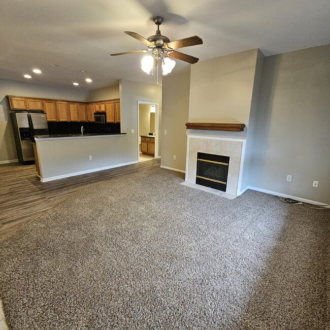 Building Photo - Spacious 2-Bedroom Townhouse with 2 Full Baths, Fireplace & Garage