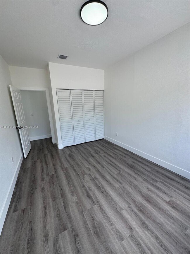 Building Photo - 3039 NW 51st Terrace