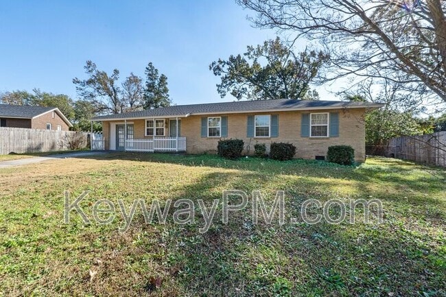 Building Photo - 2021 Fernwood Cir