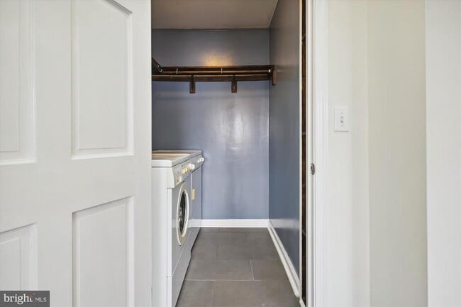 Building Photo - 101 N West St