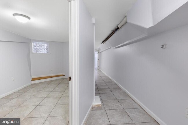 Building Photo - 5147 Hazel Ave