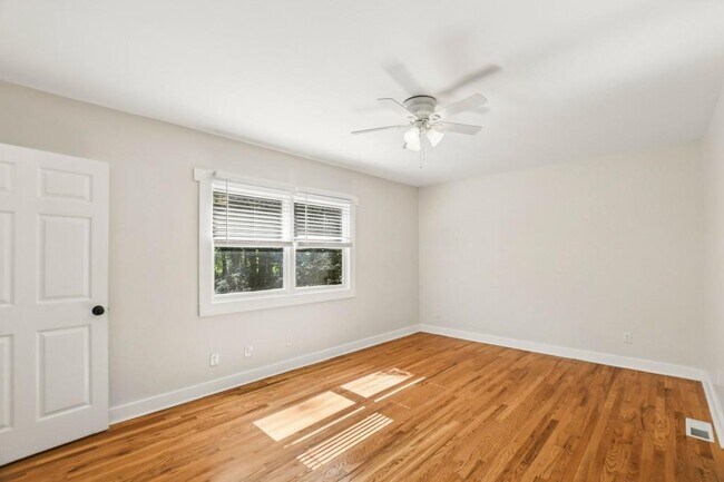 Building Photo - 2799 Brookcliff Landing NE