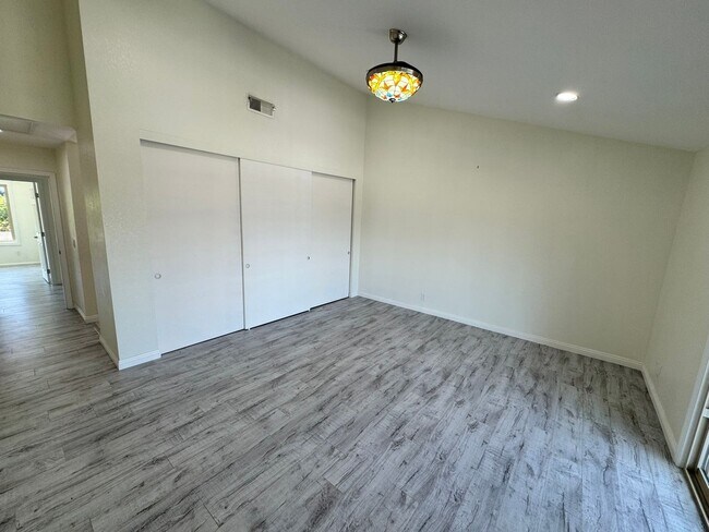 Building Photo - Remodeled 4 Bed / 3 Bath Home with Pool, Spa & Solar – Fletcher Hills