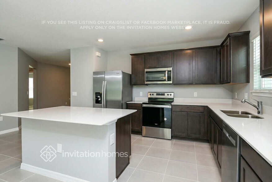 Building Photo - 133 Royal Fern Dr
