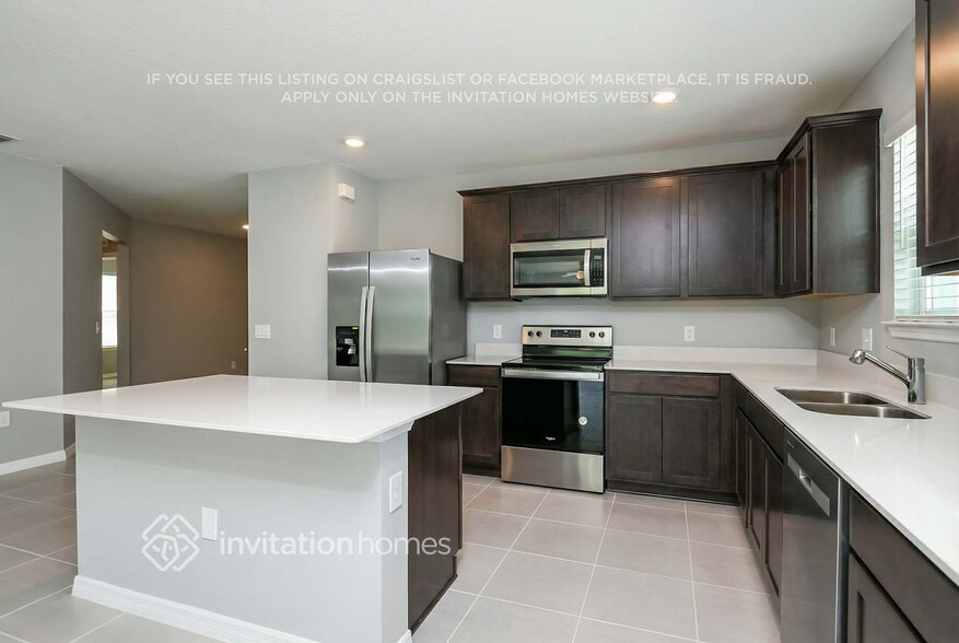 Building Photo - 631 Mariana Ct