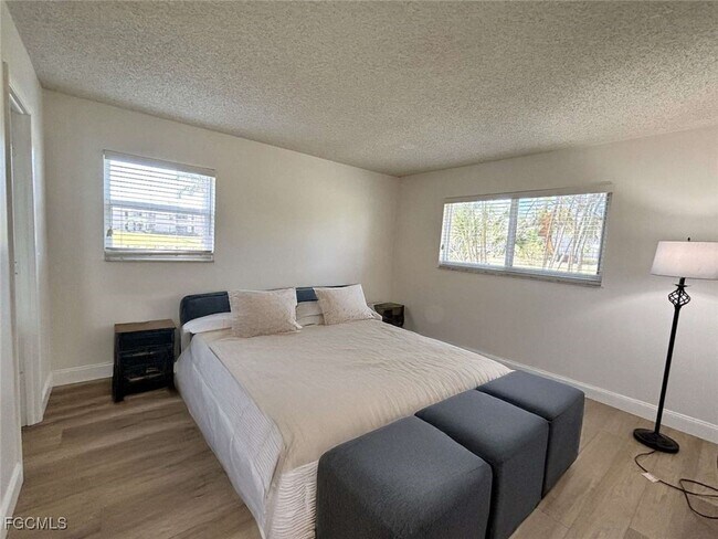 Building Photo - 180 Turtle Lake Ct