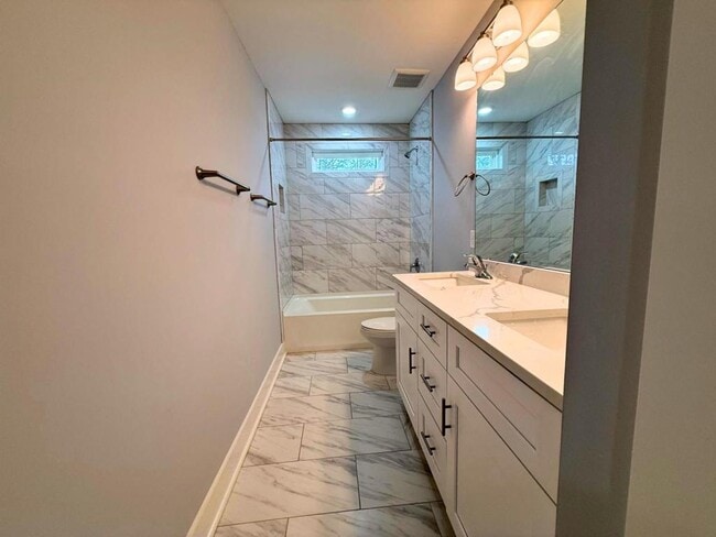 Building Photo - 6810 City View Dr