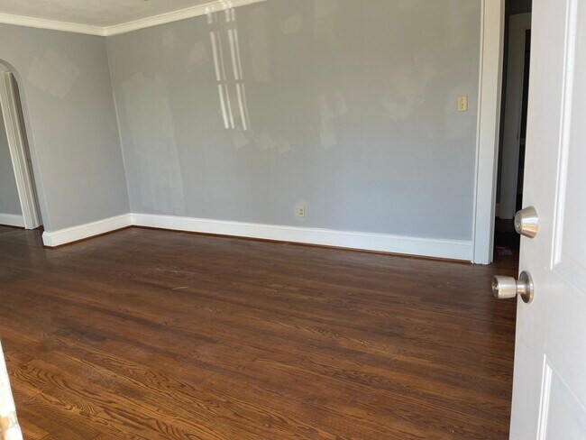 Living room - 2203 2nd St NE