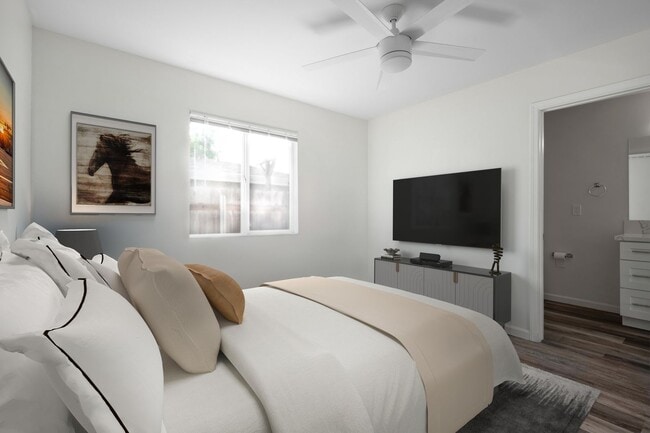 Building Photo - 5288 Manhasset Dr