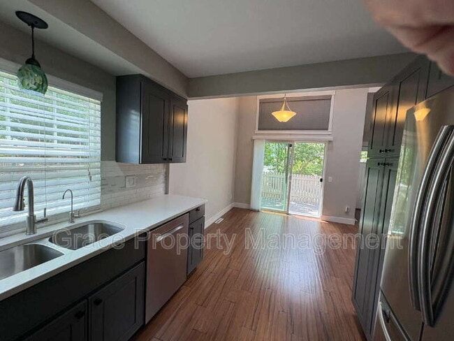Building Photo - 14221 E Radcliff Cir