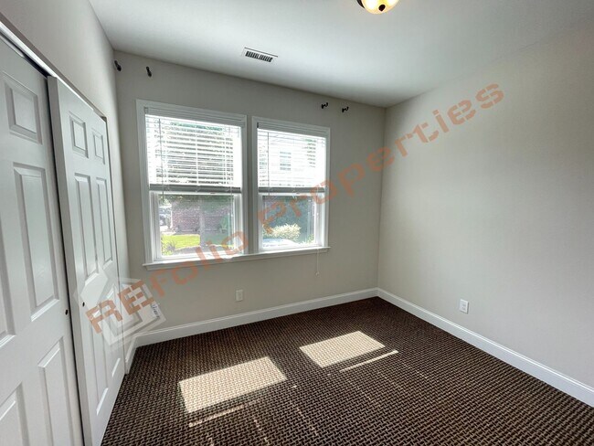 Building Photo - 1454 Glenwater Dr