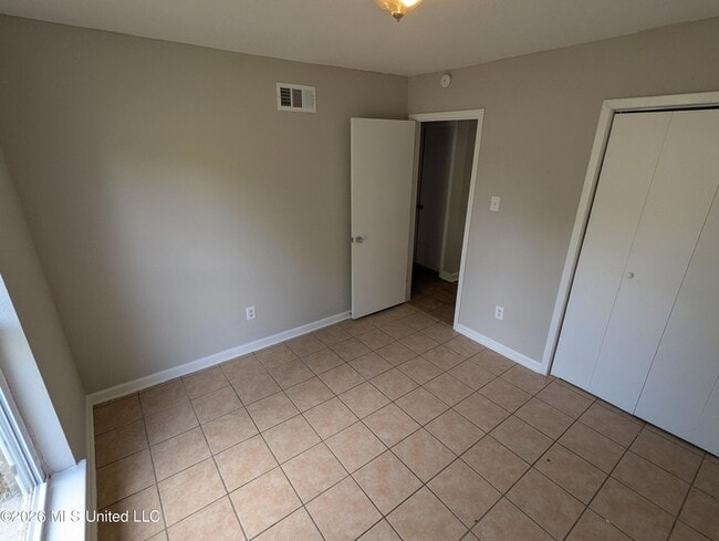 Building Photo - 2920 Valleybrook Rd