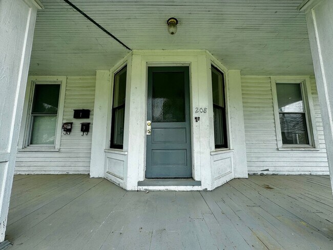 Building Photo - 208 W Tenny Ave