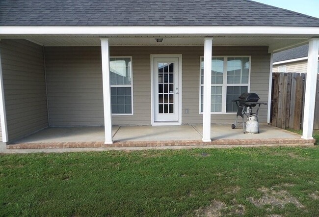 Building Photo - 450 Lory Ln